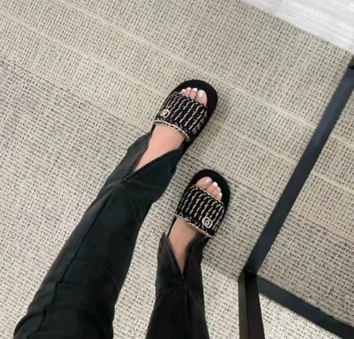 Summer New Woven Thick Bottom Increased Comfortable Slippers Women's One-Strap Knitted Flat Women's Sandals for Outer Wear